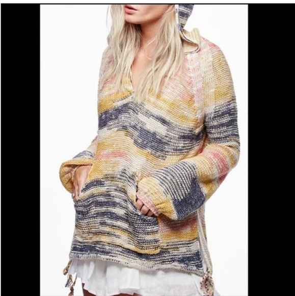 FREE PEOPLE SNOCONE HOODED SWEATER. SIZE MEDIUM - Picture 1 of 6